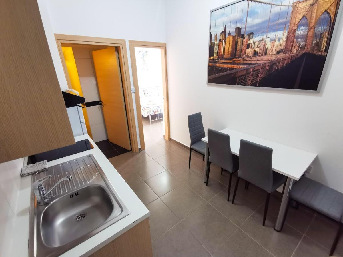 Beachy Keen City Apartment Ларнака Экстерьер фото